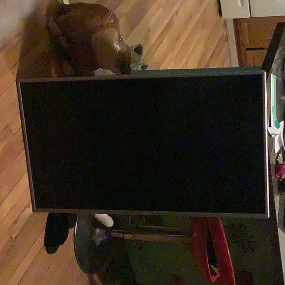 Im selling a flat screen - Picture 3 of 3